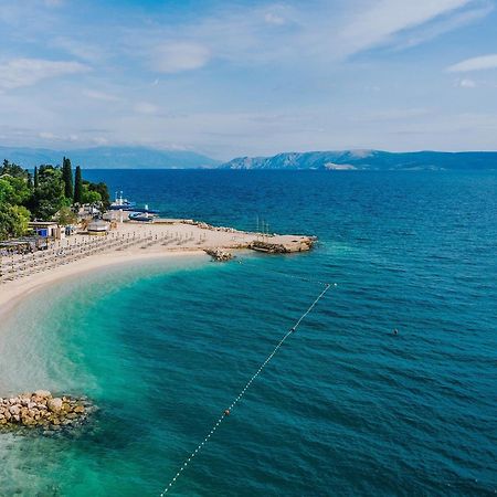 Apartments By The Sea Selce, Crikvenica - 16375 Kültér fotó