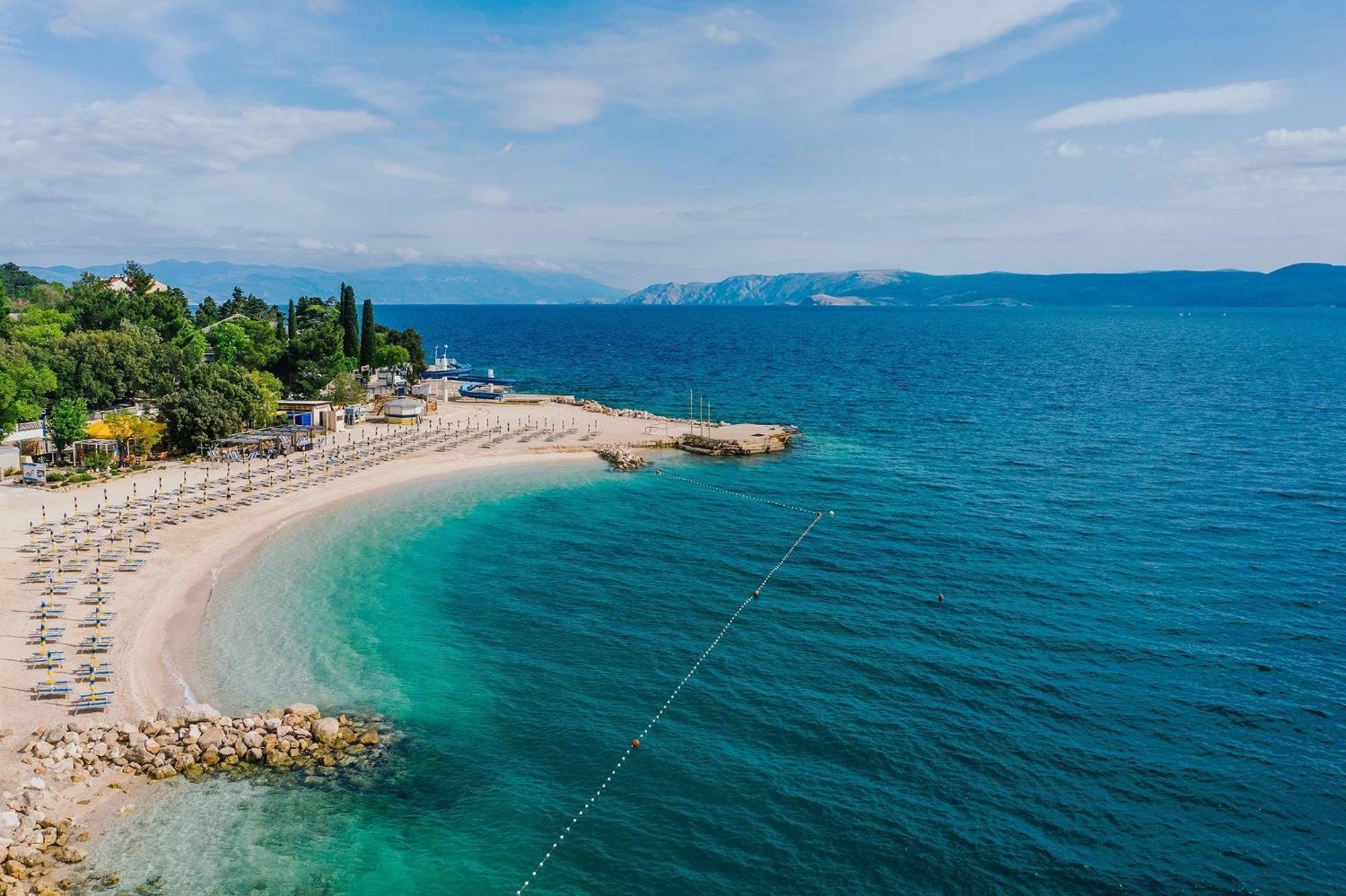 Apartments By The Sea Selce, Crikvenica - 16375 Kültér fotó
