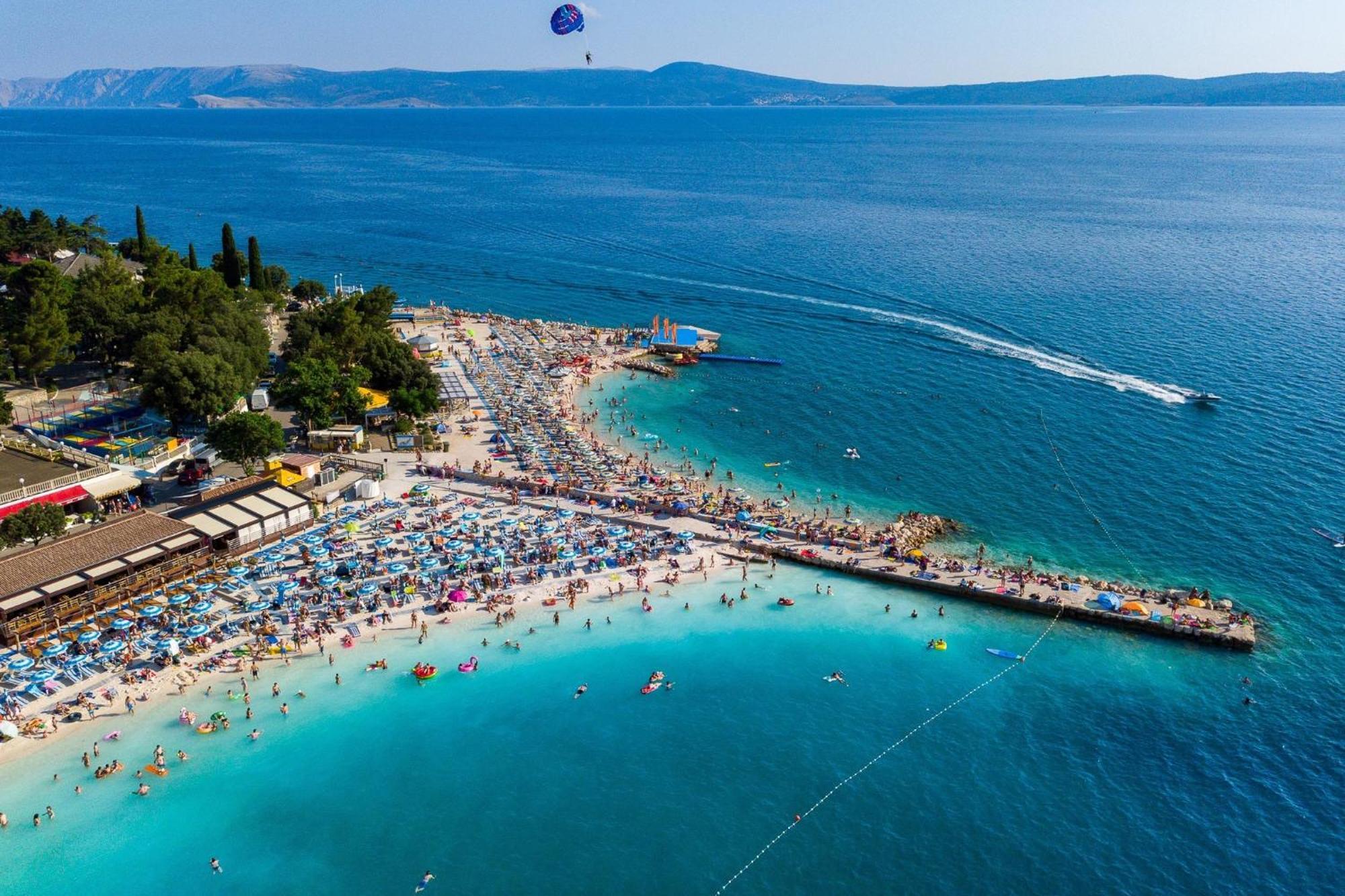 Apartments By The Sea Selce, Crikvenica - 16375 Kültér fotó